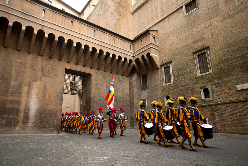 Illustration for article titled The Pope Has A Small But Deadly Army Of Elite Warriors Protecting Him